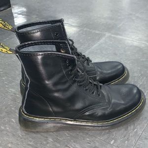 Dr Martens woman 10 men 8 ❤️